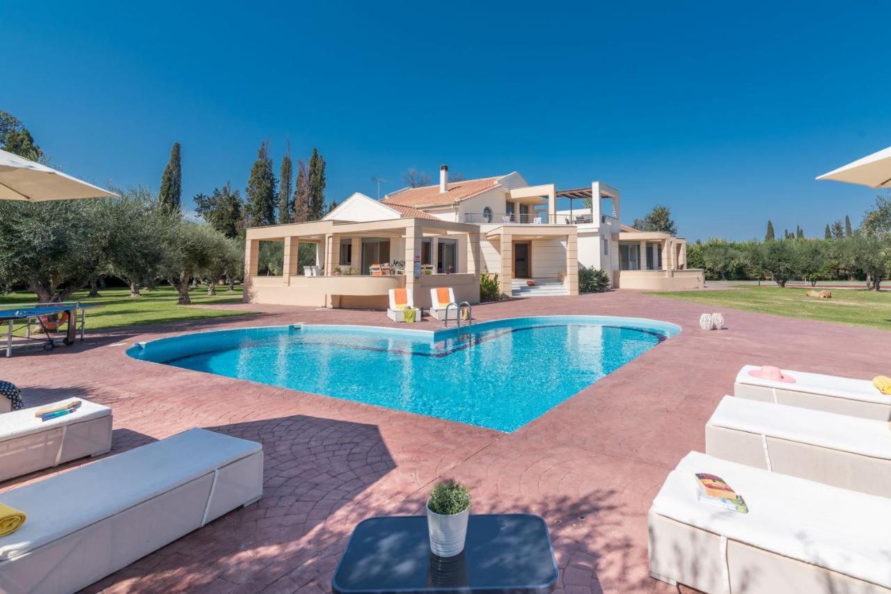 Astarte Villas - Istar Villa With Tennis Court Makhairádhon Esterno foto