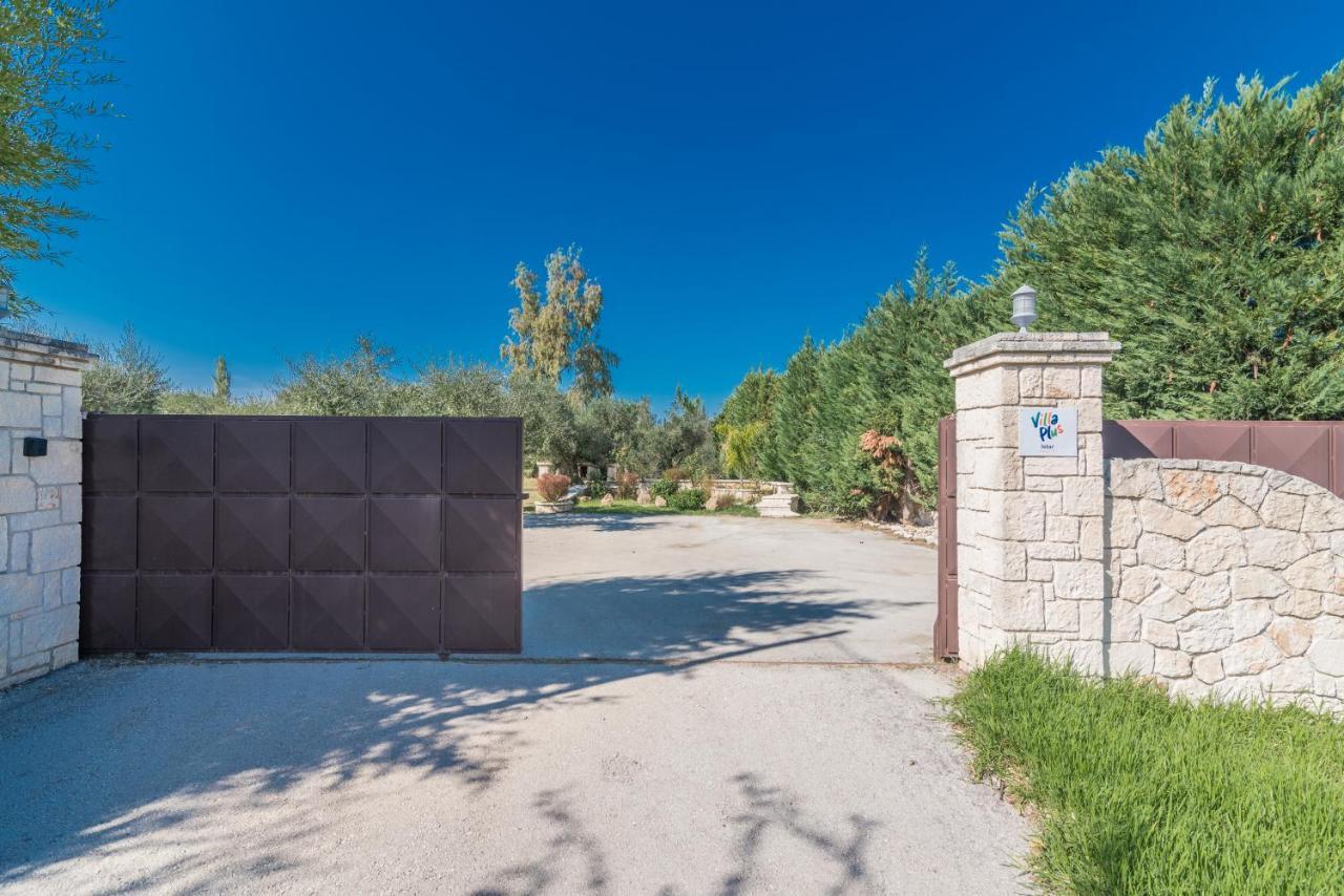 Astarte Villas - Istar Villa With Tennis Court Makhairádhon Esterno foto