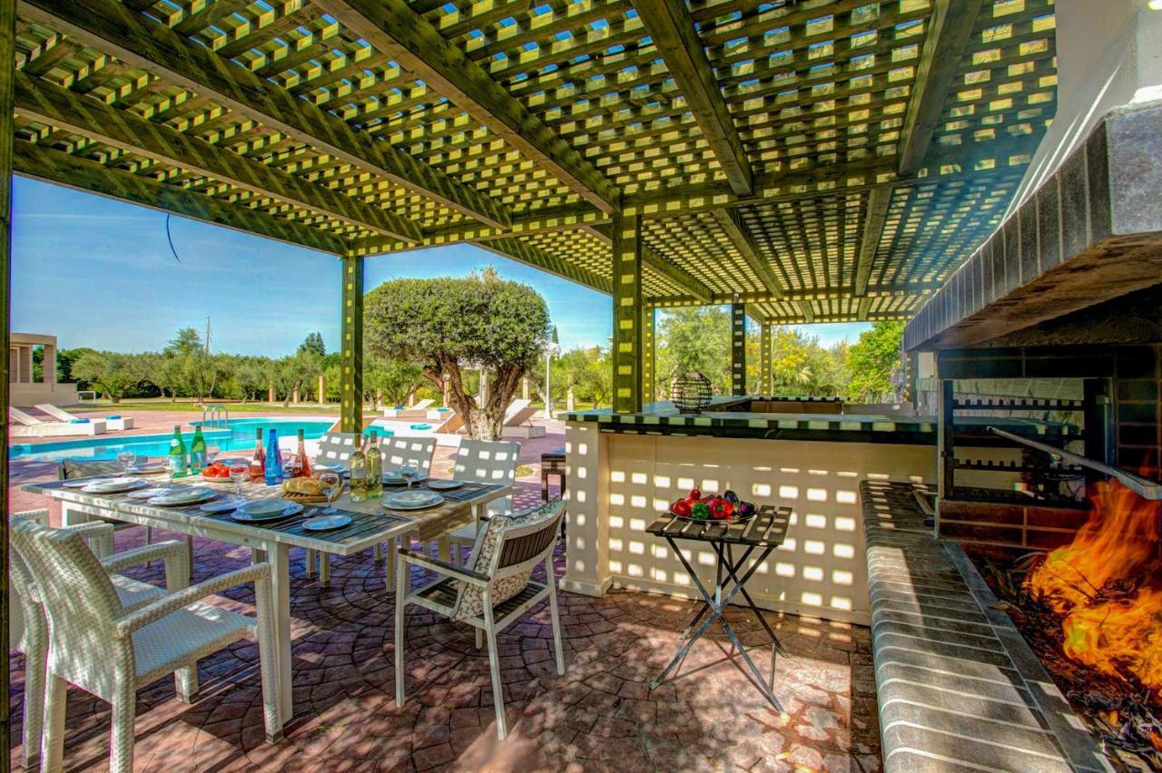 Astarte Villas - Istar Villa With Tennis Court Makhairádhon Esterno foto