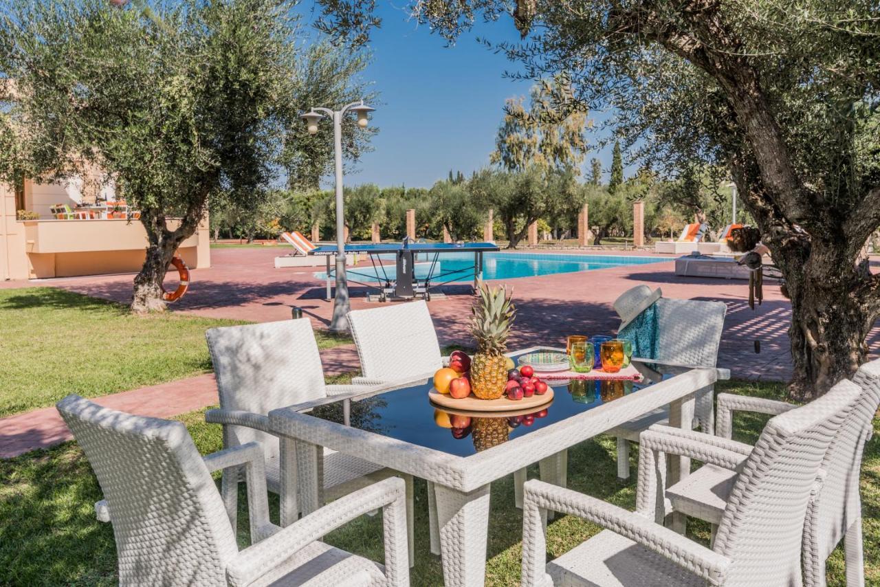 Astarte Villas - Istar Villa With Tennis Court Makhairádhon Esterno foto