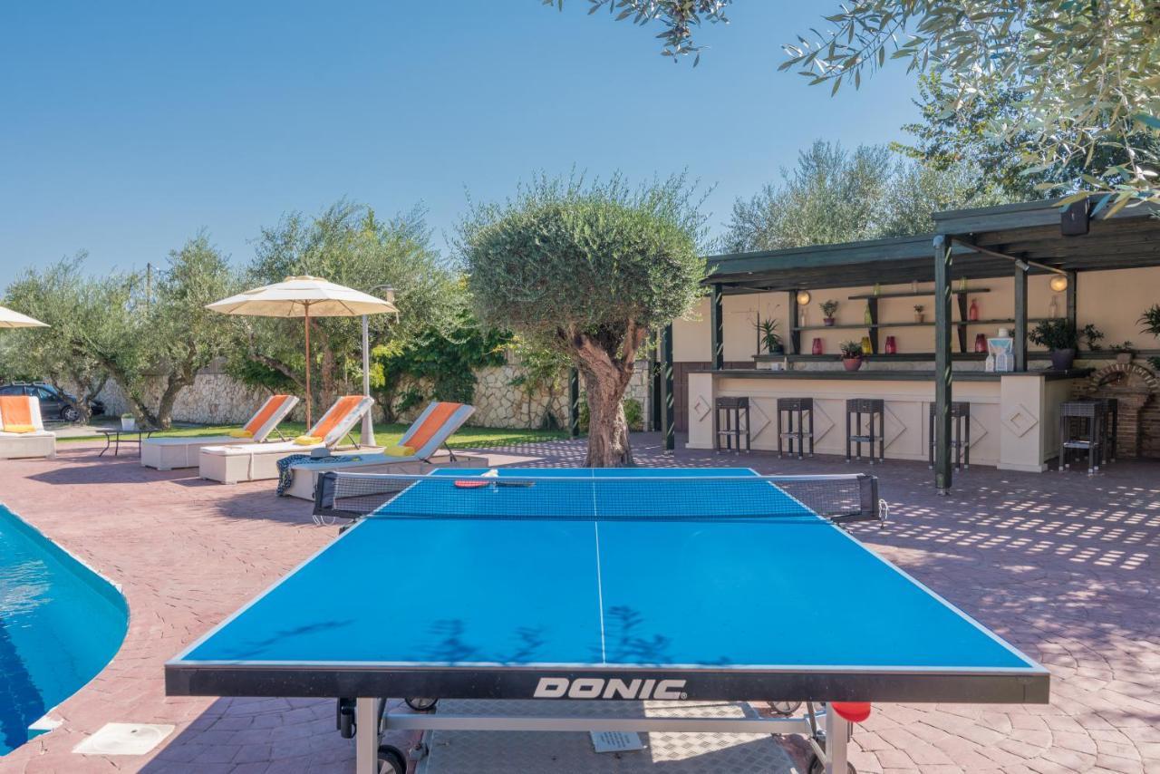 Astarte Villas - Istar Villa With Tennis Court Makhairádhon Esterno foto