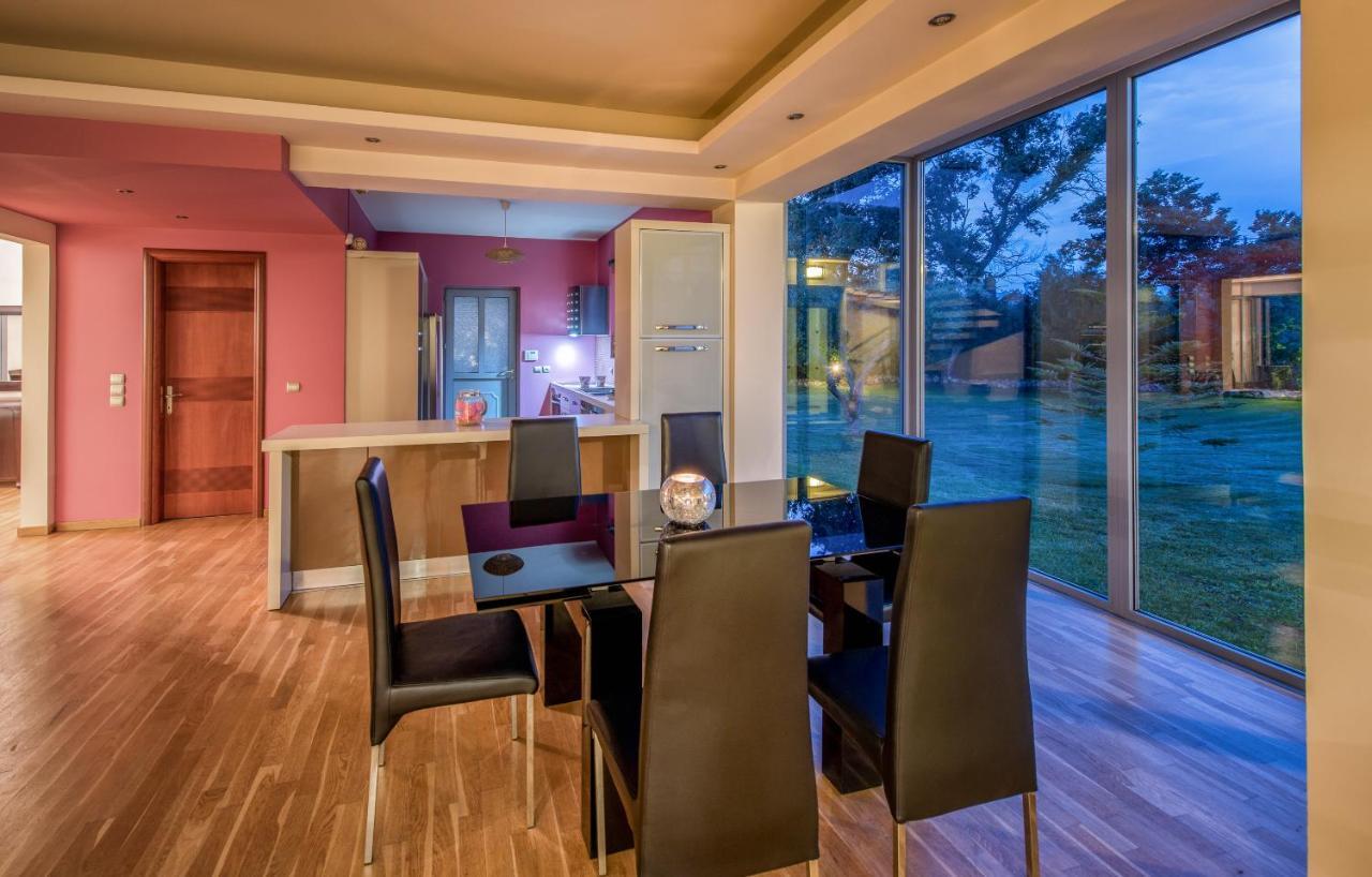 Astarte Villas - Istar Villa With Tennis Court Makhairádhon Esterno foto
