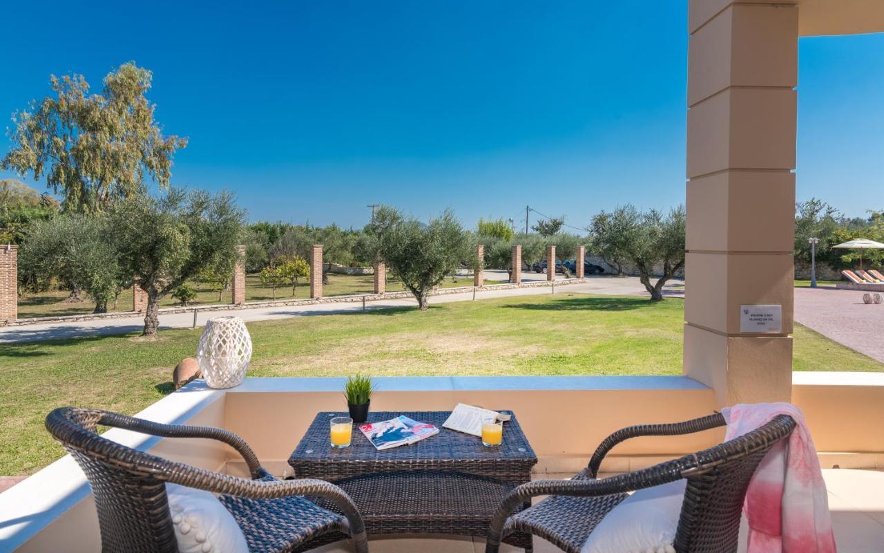 Astarte Villas - Istar Villa With Tennis Court Makhairádhon Esterno foto