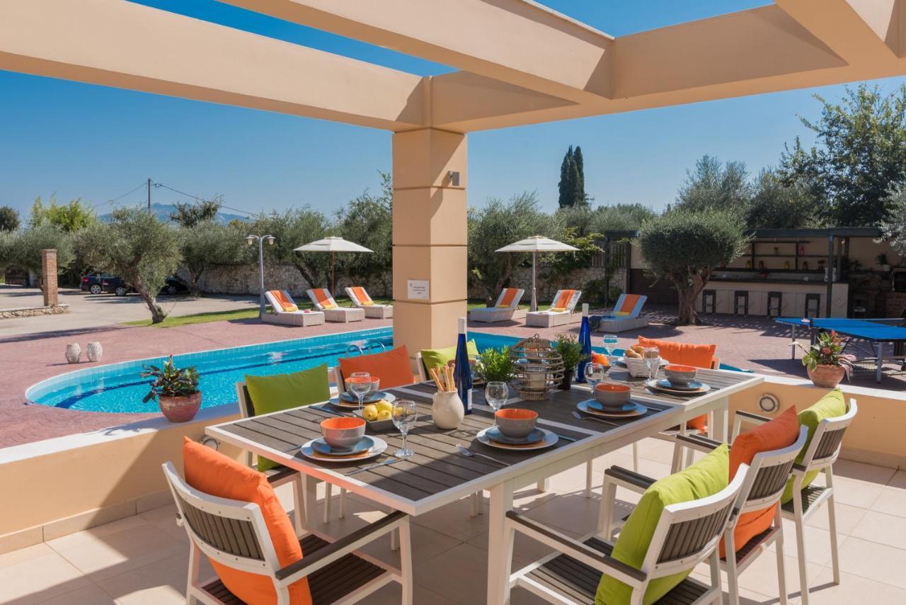 Astarte Villas - Istar Villa With Tennis Court Makhairádhon Esterno foto