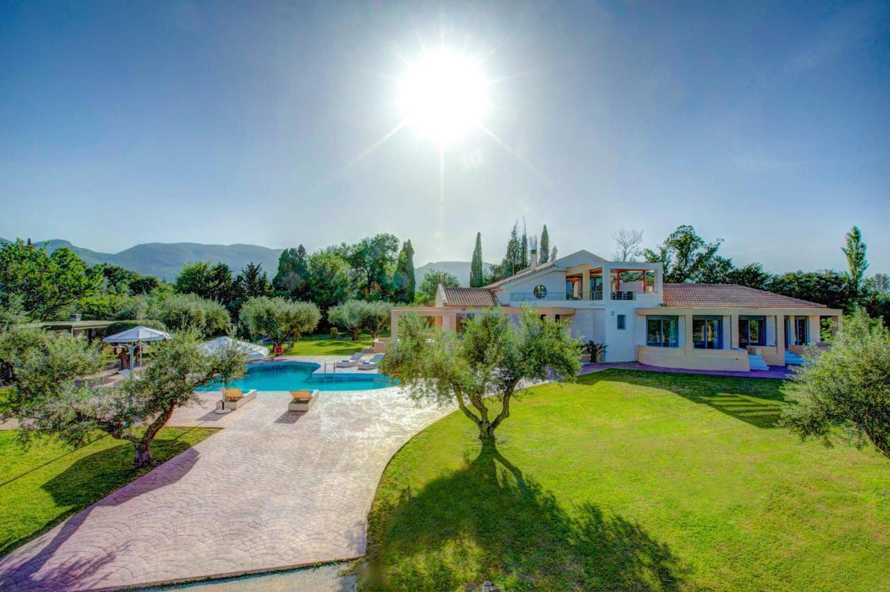 Astarte Villas - Istar Villa With Tennis Court Makhairádhon Esterno foto