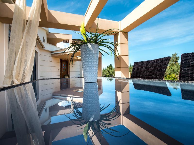 Astarte Villas - Istar Villa With Tennis Court Makhairádhon Esterno foto