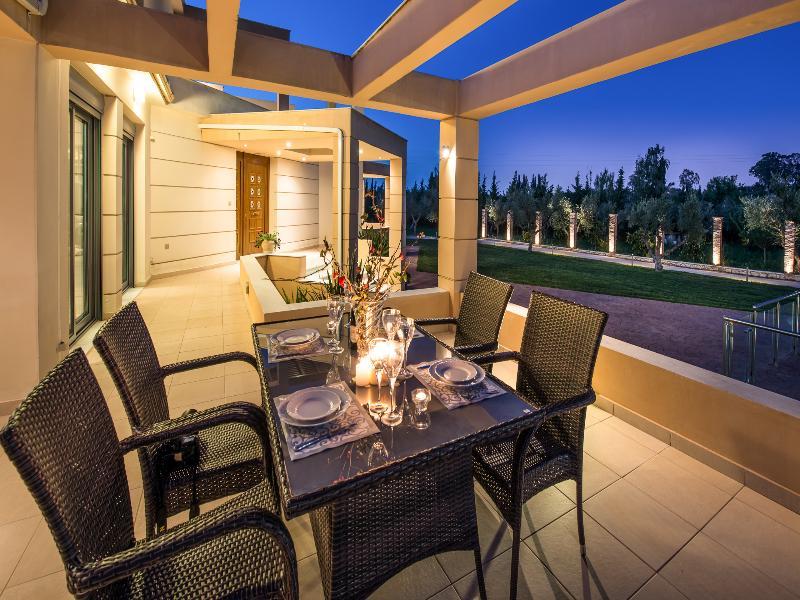Astarte Villas - Istar Villa With Tennis Court Makhairádhon Esterno foto